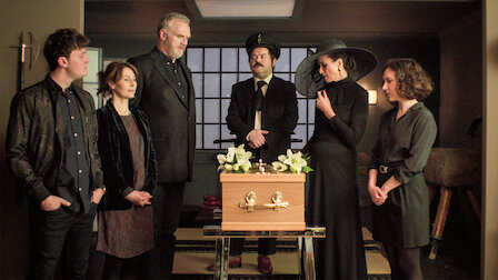 Ver Dois noivados e um funeral. Episódio 6 da Temporada 5.