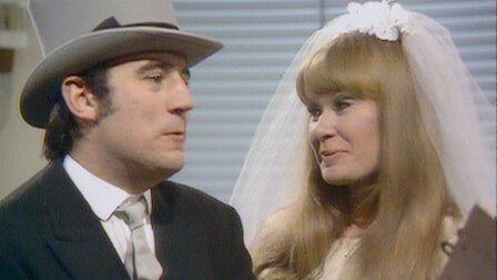 Ver Nudez total frontal. Episódio 8 da Temporada 1.